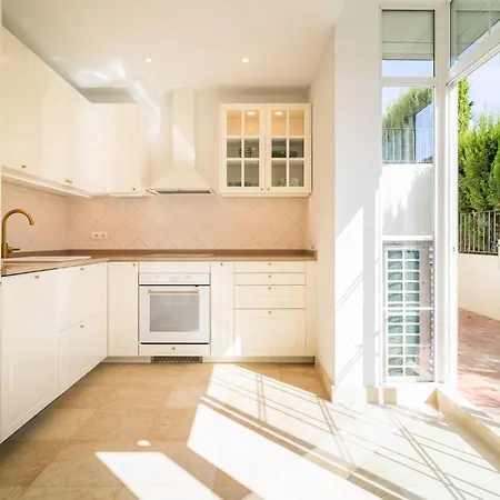 Apartment 2 Bedroom Lovely Apartment In Marbella