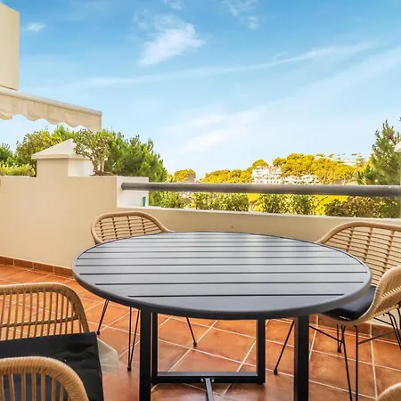 2 Bedroom Lovely Apartment In Marbella *