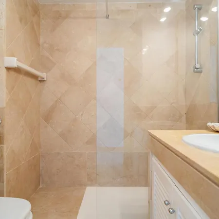 2 Bedroom Gorgeous In * Marbella